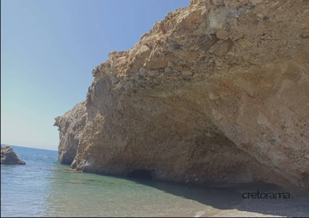 kalo nero beach sitia